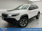 Photo of 2019 Bright White Clearcoat Jeep Cherokee