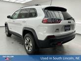 Thumbnail of 2019 Bright White Clearcoat Jeep Cherokee