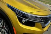 Thumbnail of 2021 Starbright Yellow / Black Roof Kia Seltos