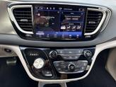 Thumbnail of 2022 Ceramic Gray Clearcoat Chrysler Pacifica