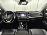 Thumbnail of 2017 Midnight Black Metallic Toyota Highlander