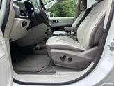 Thumbnail of 2018 Bright White Clearcoat Chrysler Pacifica