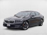 Photo of 2025 Black Sapphire Metallic BMW i5