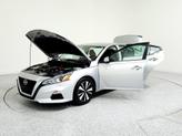 Thumbnail of 2022 Brilliant Silver Metallic Nissan Altima