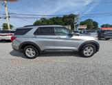Thumbnail of 2022 Iconic Silver Metallic Ford Explorer