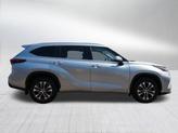 Thumbnail of 2021 Celestial Silver Metallic Toyota Highlander
