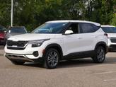 Thumbnail of 2023 Snow White Pearl Kia Seltos