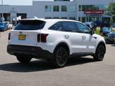 Thumbnail of 2021 Glacial White Pearl Kia Sorento