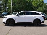 Thumbnail of 2021 Glacial White Pearl Kia Sorento