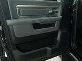 Thumbnail of 2016 Brilliant Black Crystal Pearlcoat RAM 1500