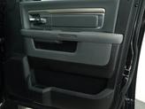 Thumbnail of 2016 Brilliant Black Crystal Pearlcoat RAM 1500