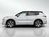 Thumbnail of 2025 White Diamond / Black Mitsubishi Outlander