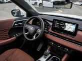 Thumbnail of 2025 White Diamond / Black Mitsubishi Outlander