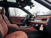 Thumbnail of 2025 White Diamond / Black Mitsubishi Outlander