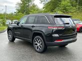 Thumbnail of 2025 Diamond Black Crystal Pearlcoat Jeep Grand Cherokee