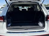 Thumbnail of 2026 opal white pearl Volkswagen Atlas