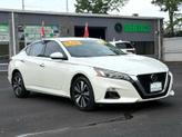 Thumbnail of 2020 Pearl White Tricoat Nissan Altima