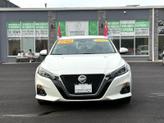 Thumbnail of 2020 Pearl White Tricoat Nissan Altima