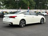 Thumbnail of 2020 Pearl White Tricoat Nissan Altima