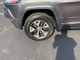 Thumbnail of 2014 Granite Crystal Metallic Clearcoat Jeep Cherokee