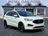 Photo of 2022 Star White Metallic Tri-Coat Ford Edge