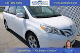 Photo of 2015 Super White Toyota Sienna