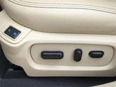 Thumbnail of 2019 WHITE PLATINUM MET TRI-COAT Ford Taurus