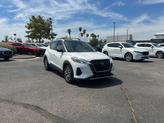 Photo of 2023 Aspen White Tricoat/Super Black Nissan Kicks