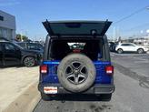 Thumbnail of 2018 Ocean Blue Metallic Jeep Wrangler Unlimited