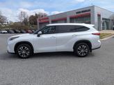 Thumbnail of 2022 Wind Chill Pearl Toyota Highlander Hybrid