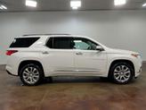 Thumbnail of 2021 Iridescent Pearl Tricoat Chevrolet Traverse
