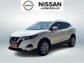 Photo of 2021 Pearl White Tricoat Nissan Rogue Sport