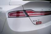 Thumbnail of 2018 WHITE PLATINUM MET TRI-COAT Lincoln MKZ