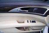 Thumbnail of 2018 WHITE PLATINUM MET TRI-COAT Lincoln MKZ