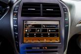 Thumbnail of 2018 WHITE PLATINUM MET TRI-COAT Lincoln MKZ
