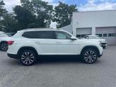 Thumbnail of 2019 Pure White Volkswagen Atlas