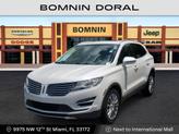 Photo of 2017 White Platinum Lincoln MKC