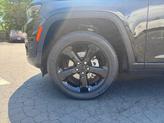 Thumbnail of 2023 Diamond Black Crystal Pearlcoat Jeep Grand Cherokee