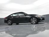 Thumbnail of 2022 Super Black Clearcoat Nissan Altima