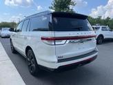 Thumbnail of 2022 White Metallic Lincoln Navigator