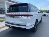 Thumbnail of 2022 White Metallic Lincoln Navigator