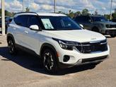 Thumbnail of 2026 Snow White Pearl Kia Seltos