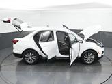 Thumbnail of 2022 Summit White Chevrolet Equinox
