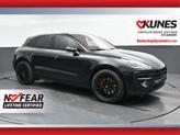 Photo of 2021 Black Porsche Macan