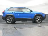Thumbnail of 2017 Hydro Blue Pearlcoat Jeep Cherokee