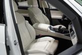 Thumbnail of 2021 Mineral White Metallic BMW X7