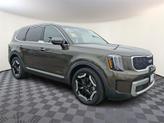 Photo of 2023 Dark Moss Kia Telluride