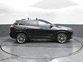 Thumbnail of 2019 Diamond Black Jeep Cherokee