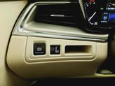 Thumbnail of 2018 Crystal White Tricoat Cadillac XT5