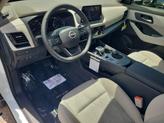 Thumbnail of 2025 Everest White Pearl Nissan Rogue